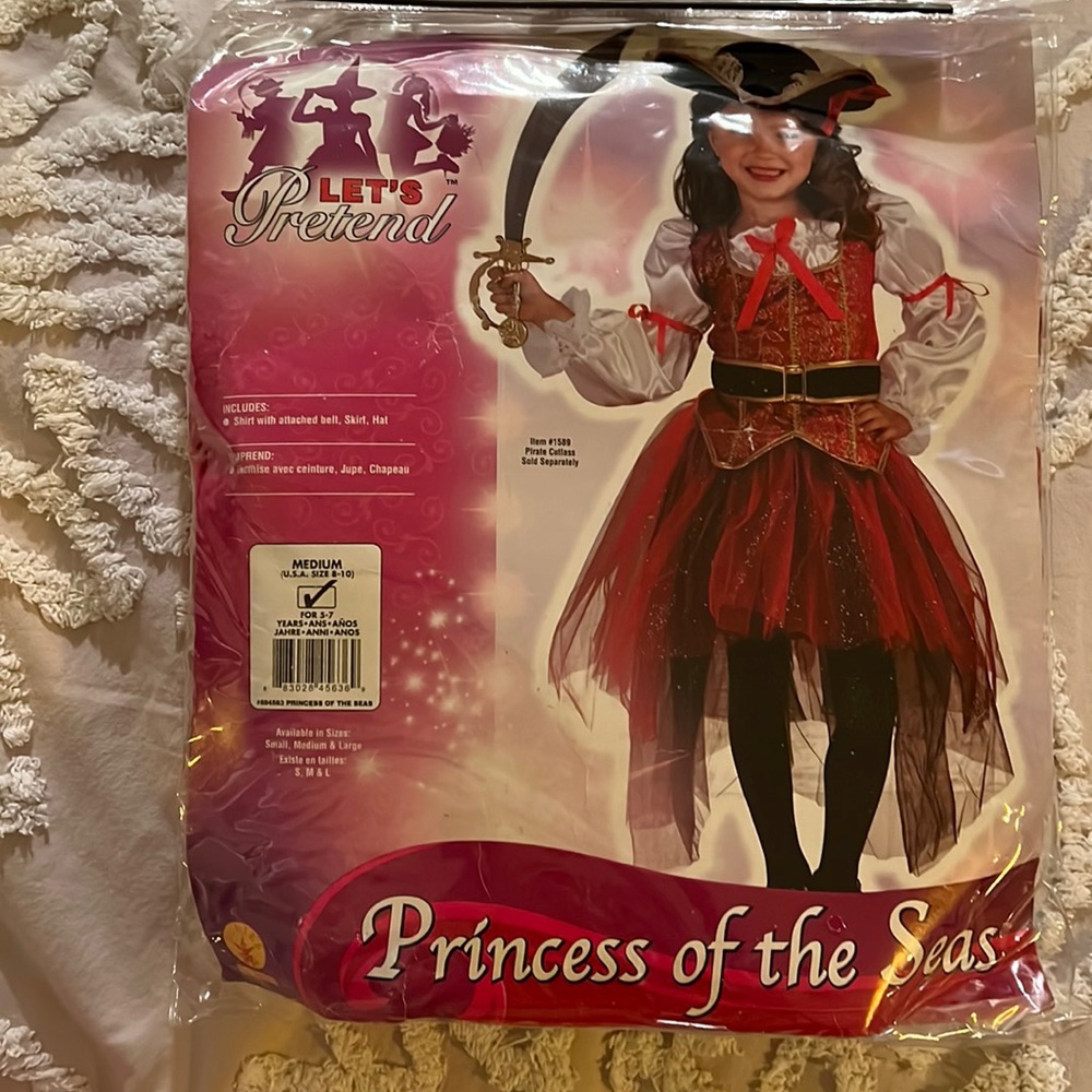 Halloween Costume - girl’s pirate 8/10
